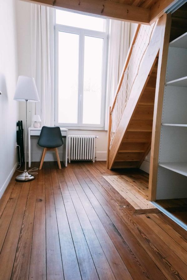 Charming Apartment With Terrace In Lille Rijsel Buitenkant foto